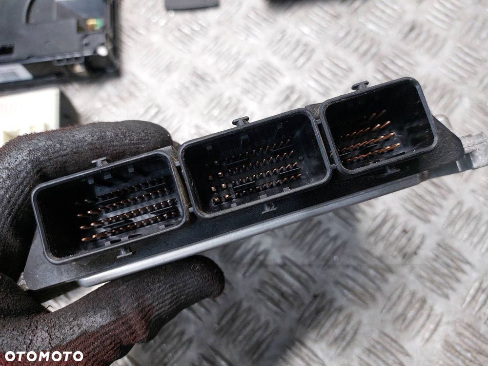 ZESTAW STARTOWY RENAULT LAGUNA III 2.0 DCI 8200726880 285909828R - 3