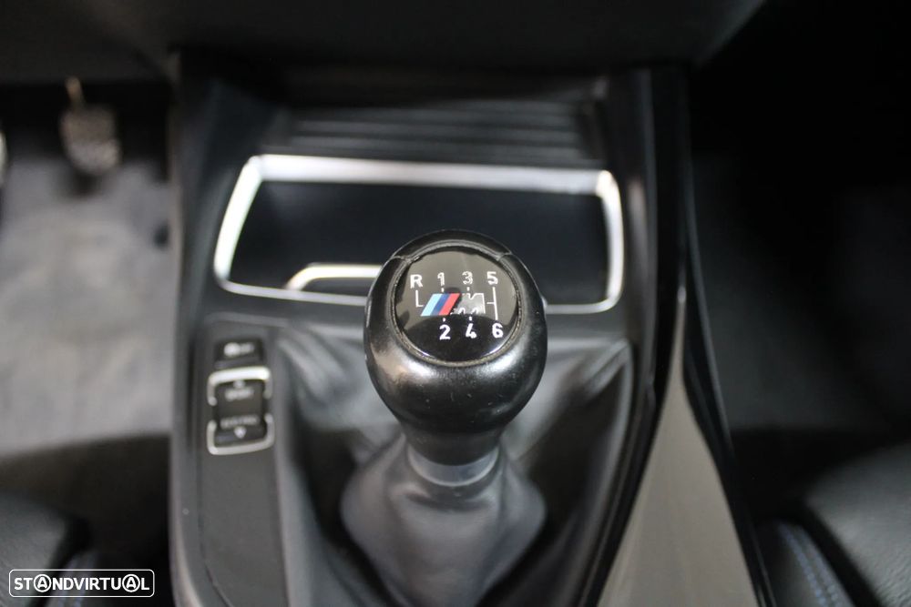 BMW 116 d Pack M - 17