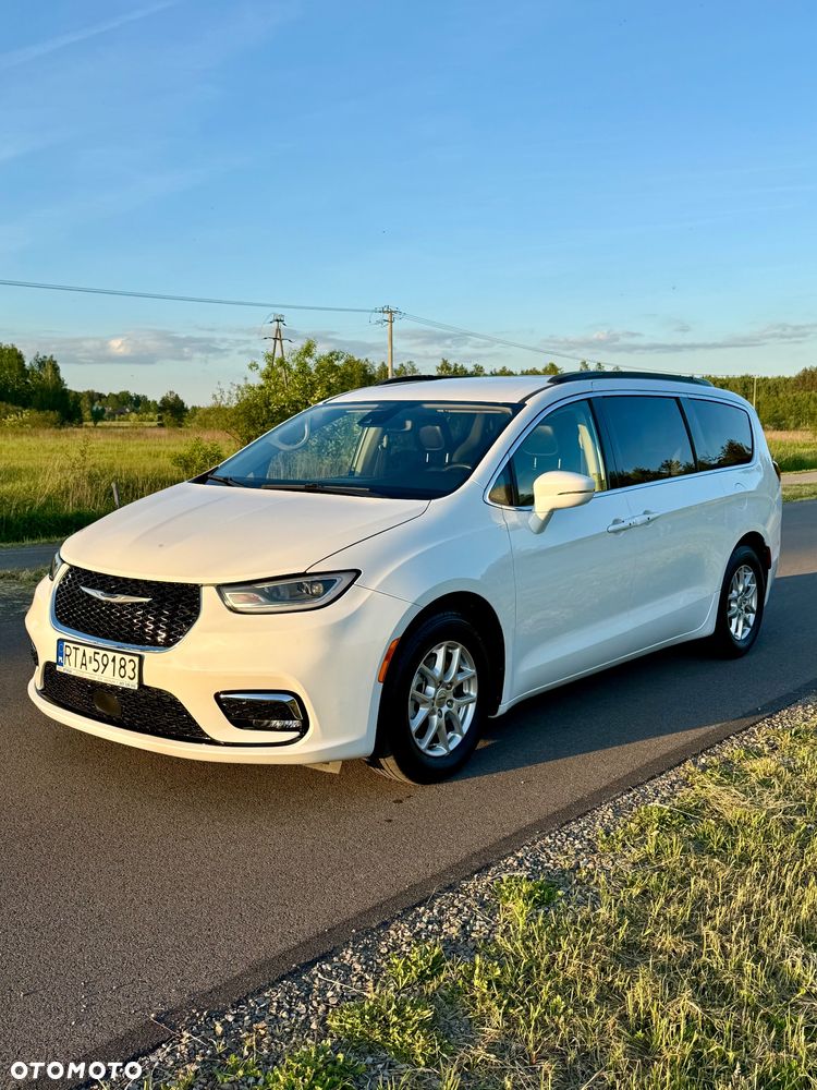 Chrysler Pacifica - 1