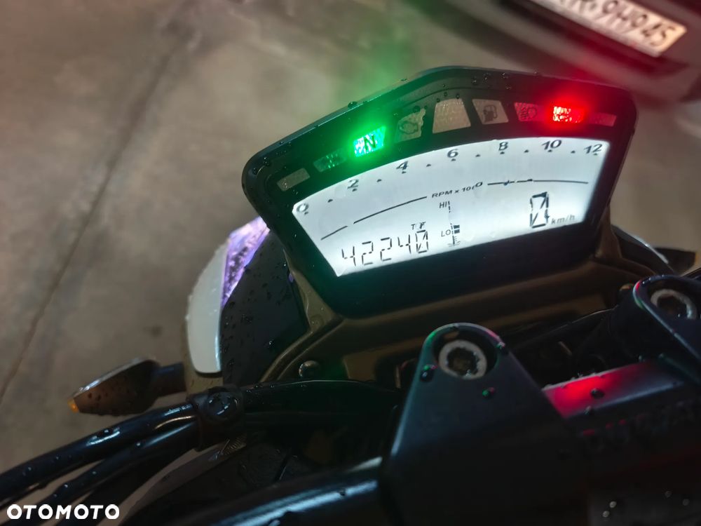 Ducati Streetfighter 1098 - 8