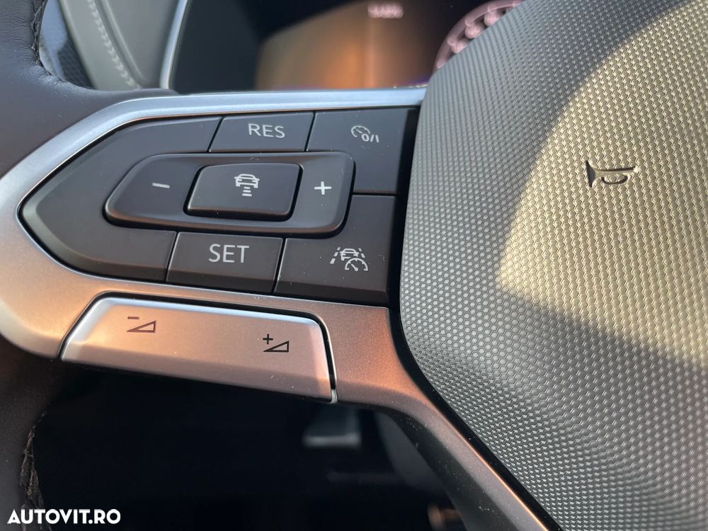 Volkswagen T-Cross 1.5 TSI DSG R-Line - 17