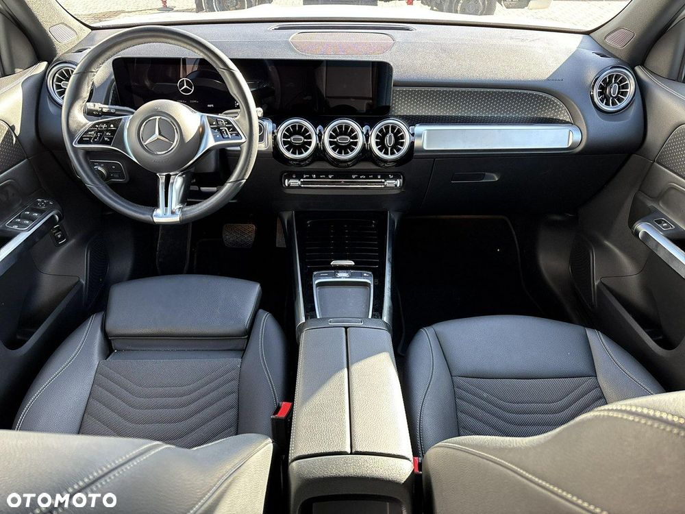 Mercedes-Benz EQB - 13