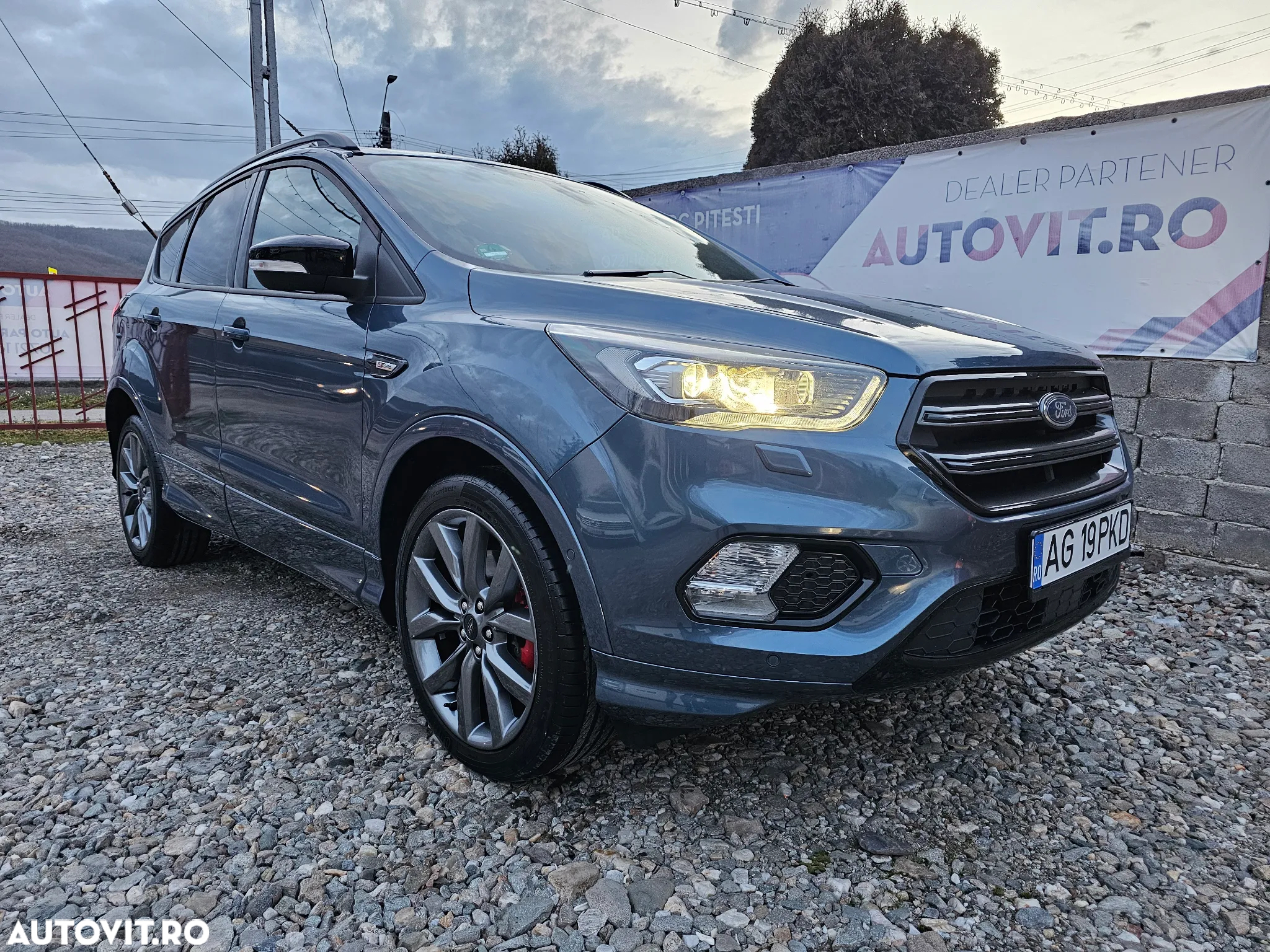 Ford Kuga - 2