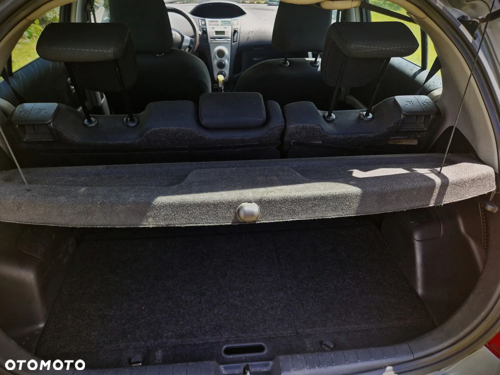 Toyota Yaris 1.3 Luna - 23