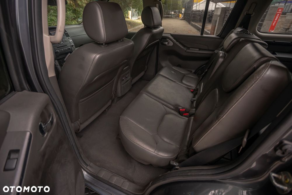 Nissan Pathfinder - 33