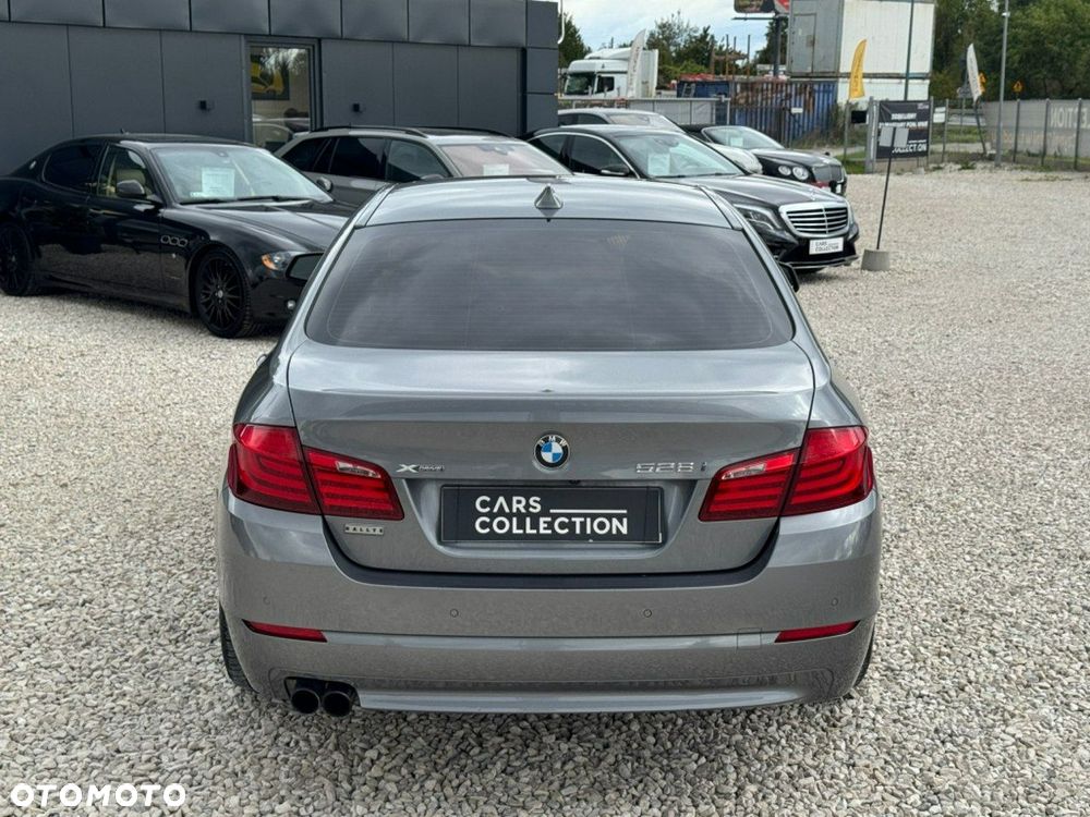 BMW Seria 5 528i xDrive Luxury Line - 5