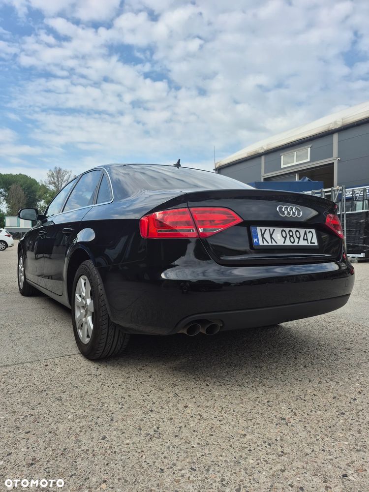 Audi A4 Limousine - 5