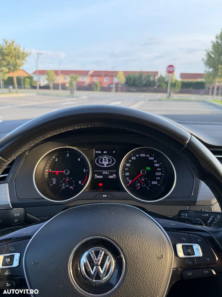 Volkswagen Passat 1.6 TDI SCR DSG Trendline - 15