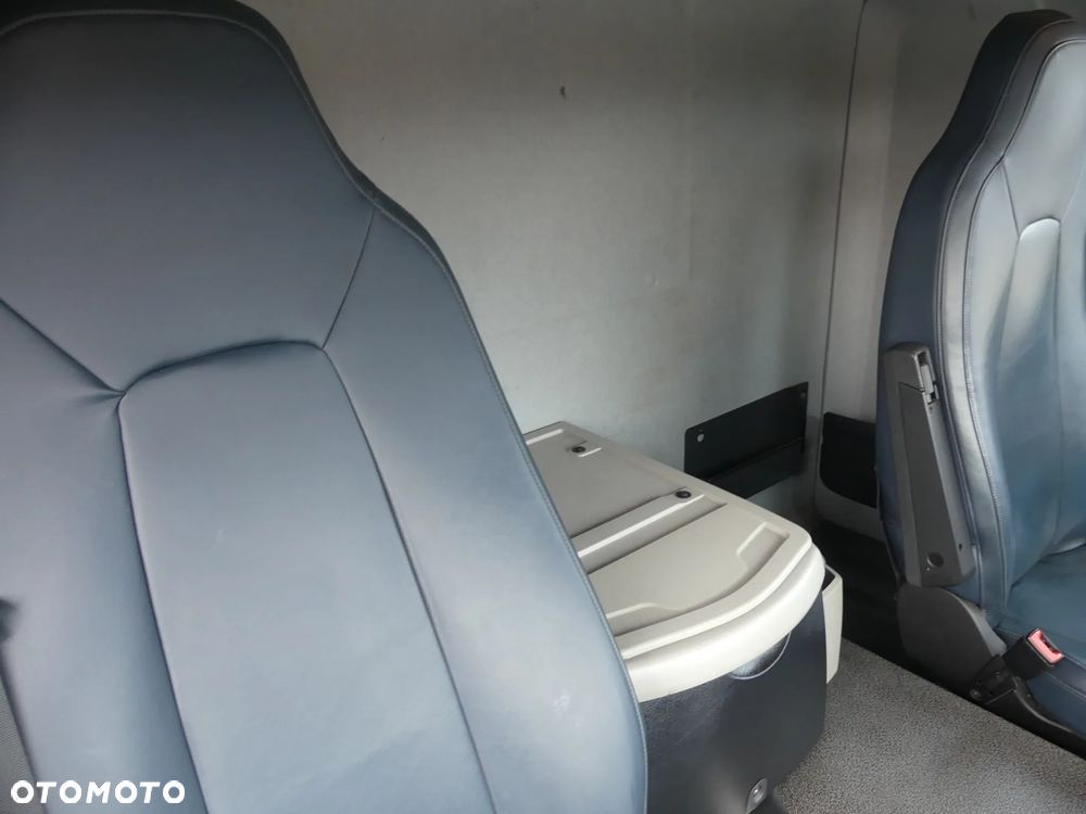 Volvo FL 16.250 / EURO 6 / KONTENER + WINDA / OTWIERANY BOK / - 36