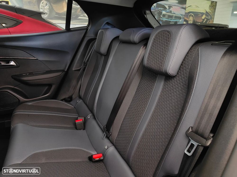Peugeot 2008 1.2 PureTech Allure - 35