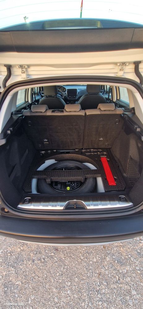 Peugeot 2008 1.2 PureTech Allure - 9
