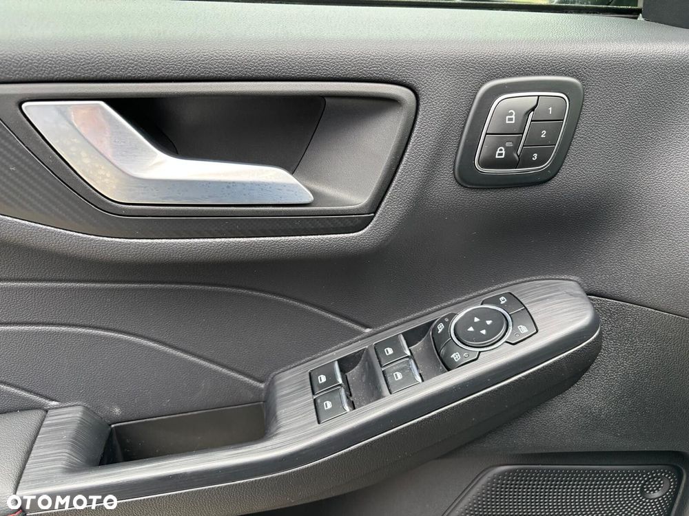 Ford Kuga - 17