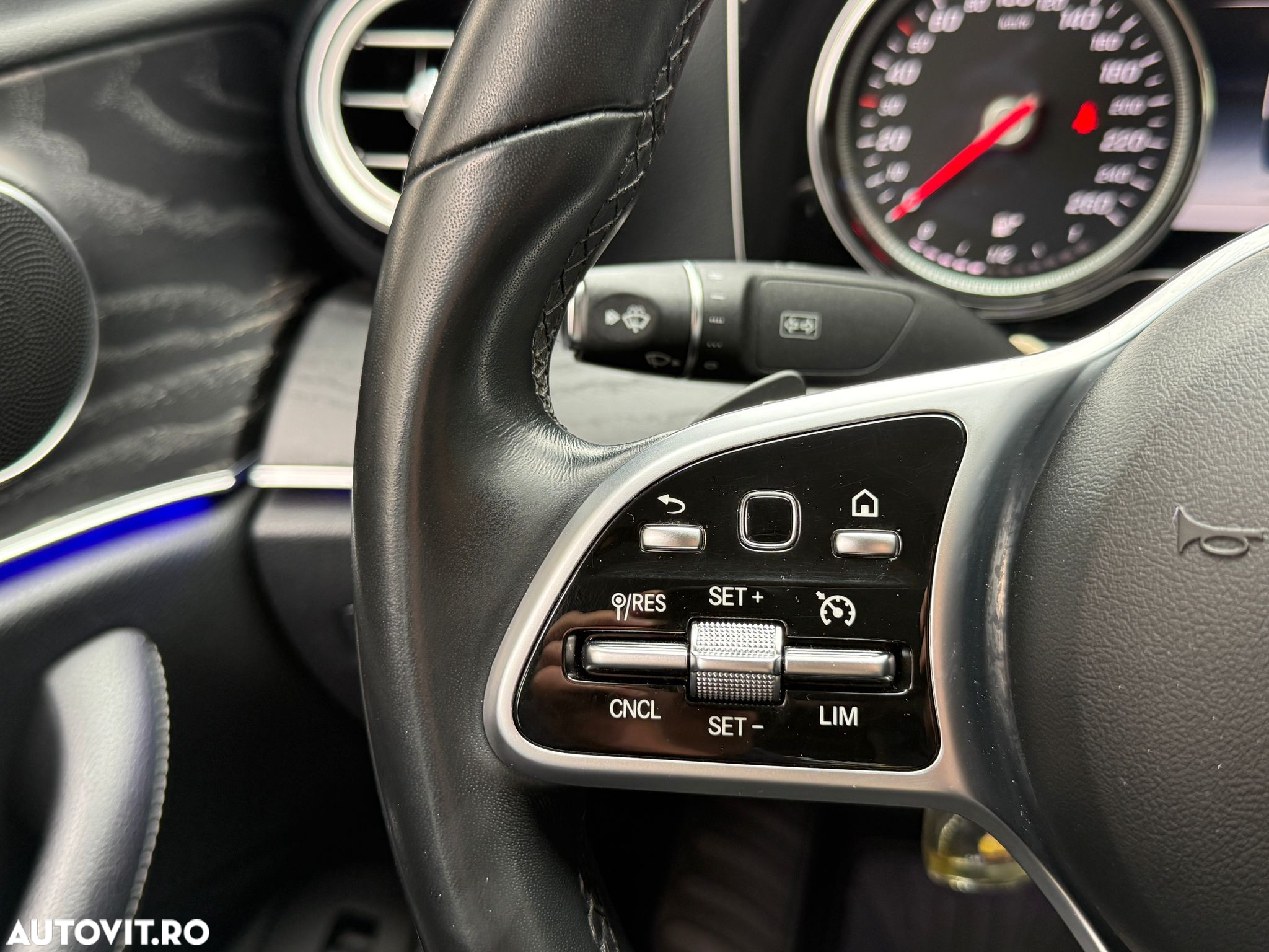 Mercedes-Benz E 200 d T 9G-TRONIC Avantgarde - 14