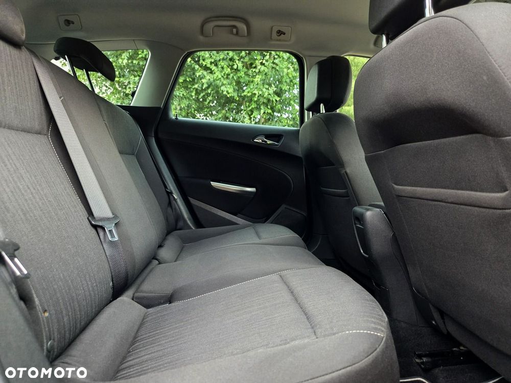 Opel Astra 1.4 T Cosmo EU6 - 11