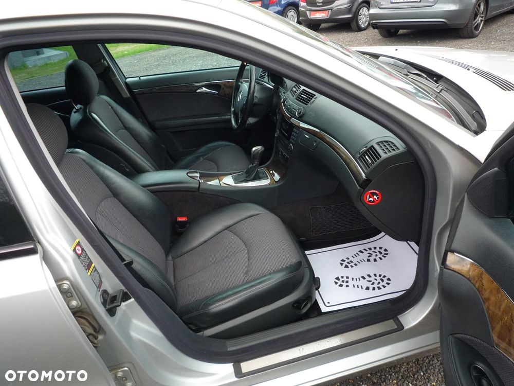 Mercedes-Benz Klasa E 220 CDI T Avantgarde - 27