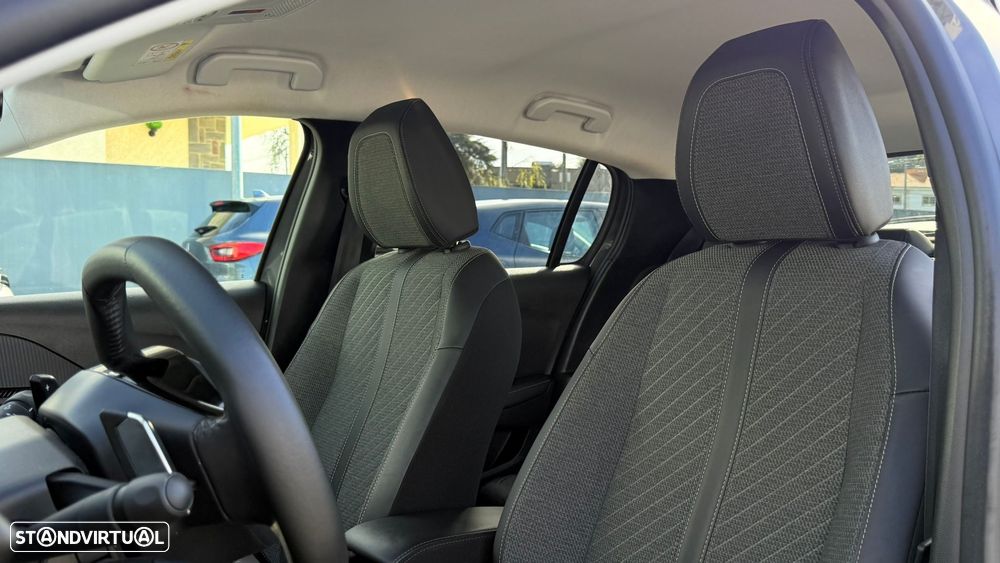 Peugeot 208 1.2 Hybrid Allure e-DCS6 - 11