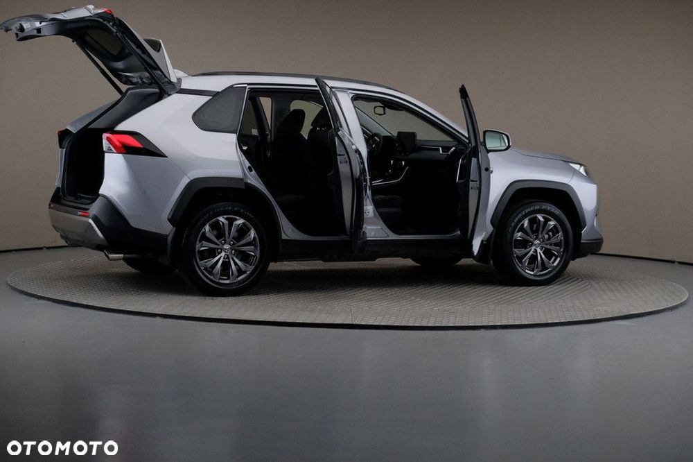 Toyota RAV4 - 6
