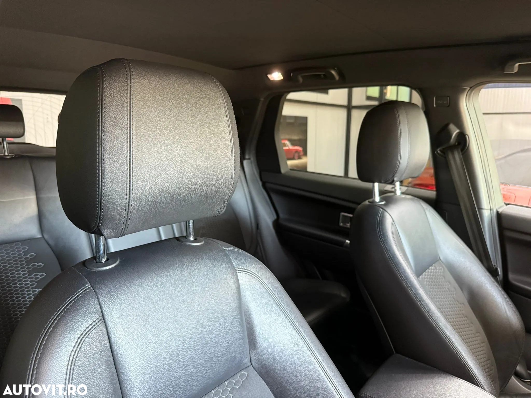 Land Rover Discovery Sport - 26