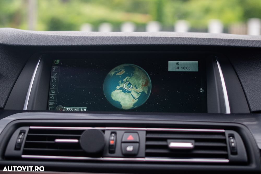 BMW Seria 5 525d xDrive AT - 16