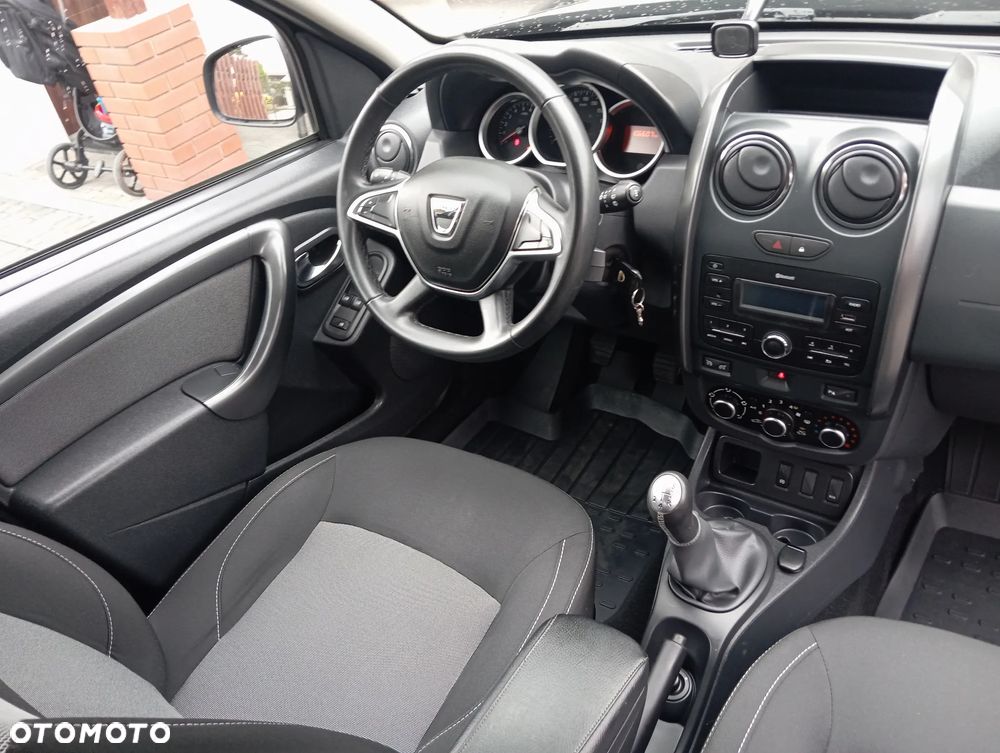 Dacia Duster 1.6 SCe Laureate S&S - 19
