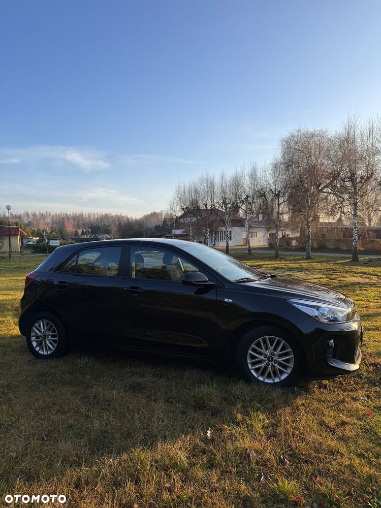 Kia Rio 1.4 L - 2