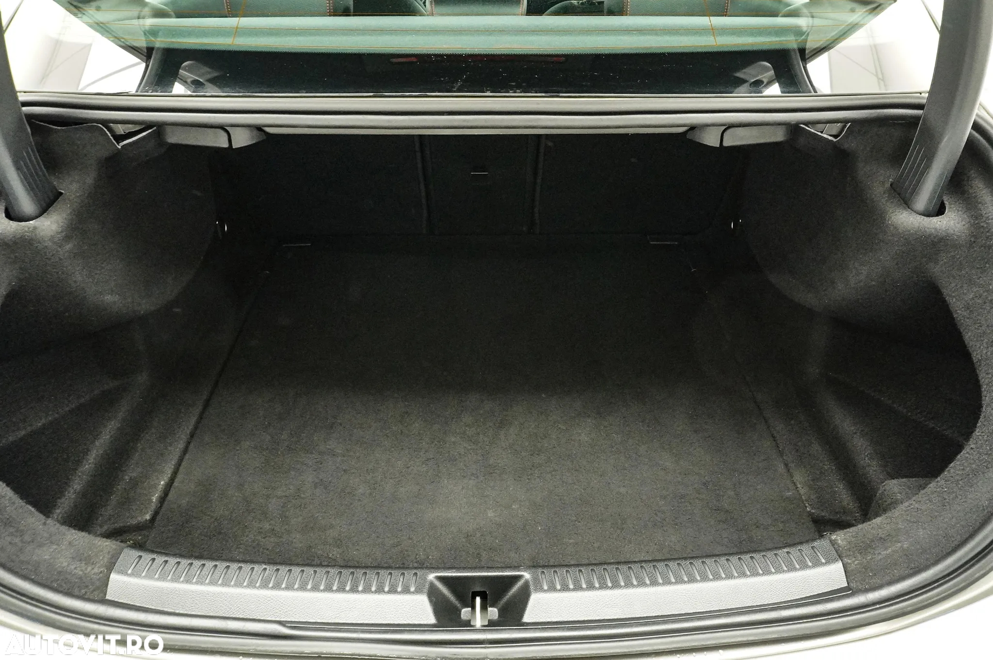 Mercedes-Benz A 180 d Sedan Aut. - 33