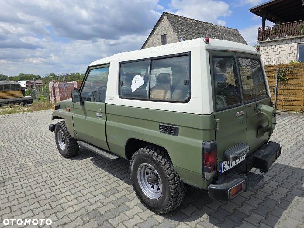 Toyota Land Cruiser - 2