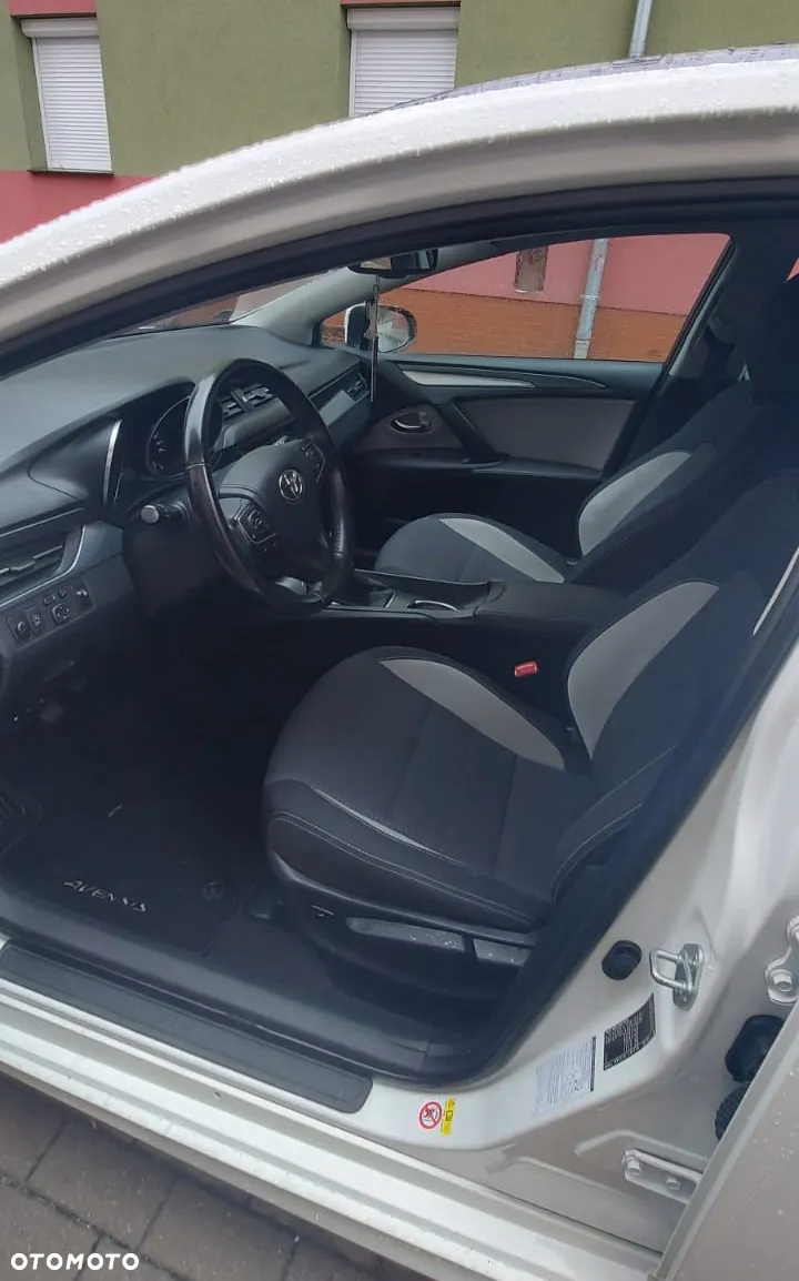 Toyota Avensis 1.6 D-4D Active - 3