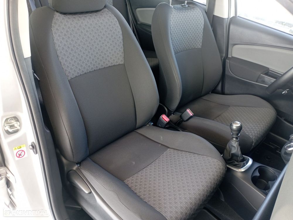 Toyota Yaris 1.4 D-4D Comfort - 17