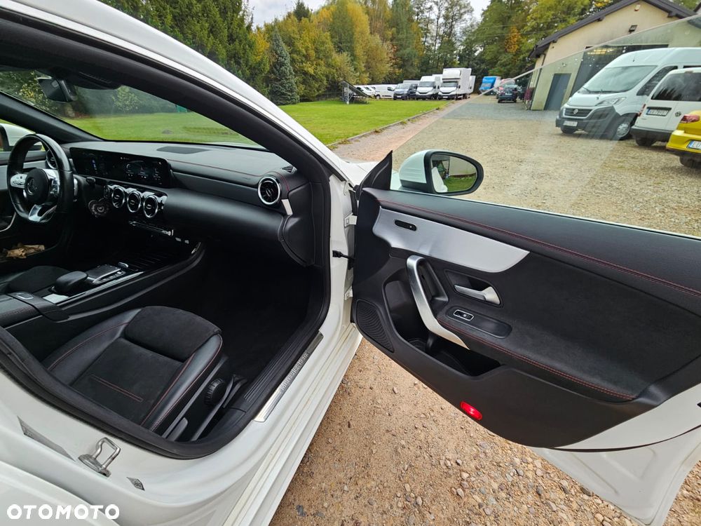 Mercedes-Benz CLA - 33