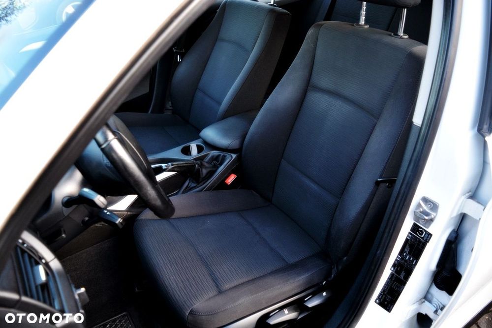 BMW X1 sDrive18d xLine - 19