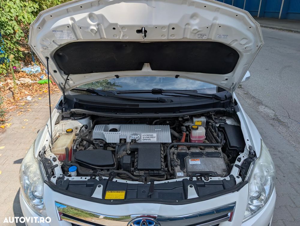Toyota Auris 1.8 L VVT-i HSD Sol - 29