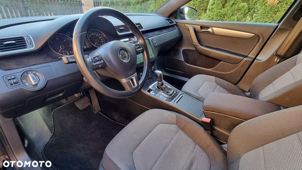 Volkswagen Passat - 10