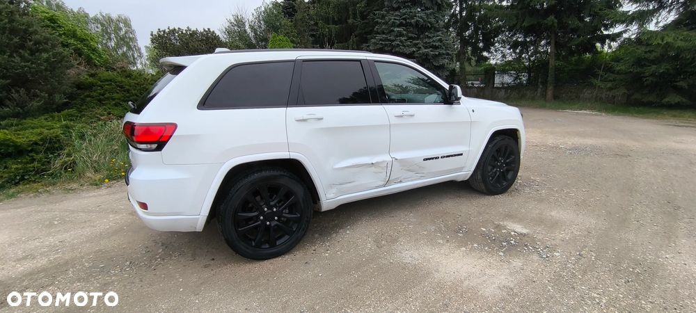 Jeep Grand Cherokee - 19