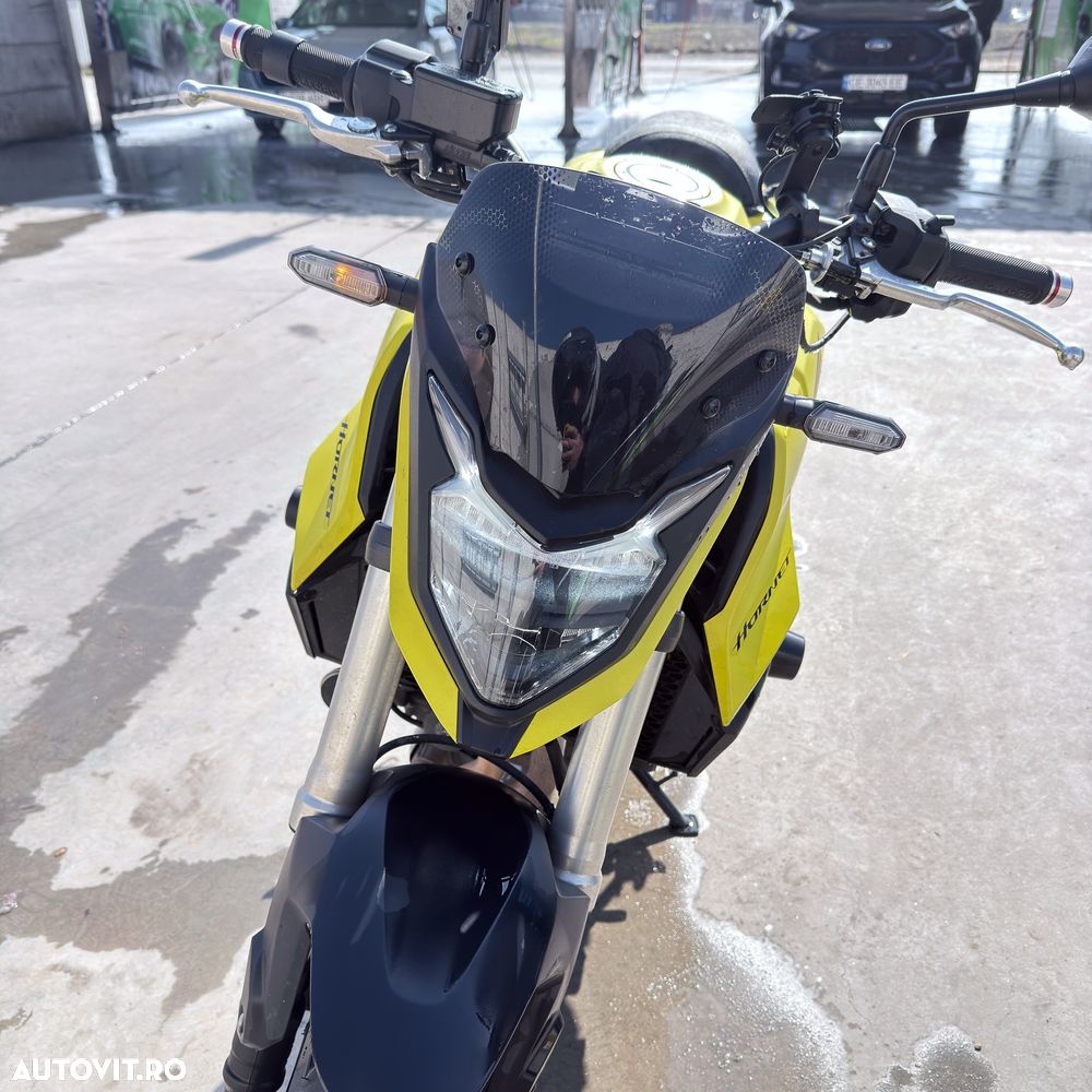 Honda CB 750 Hornet - 10