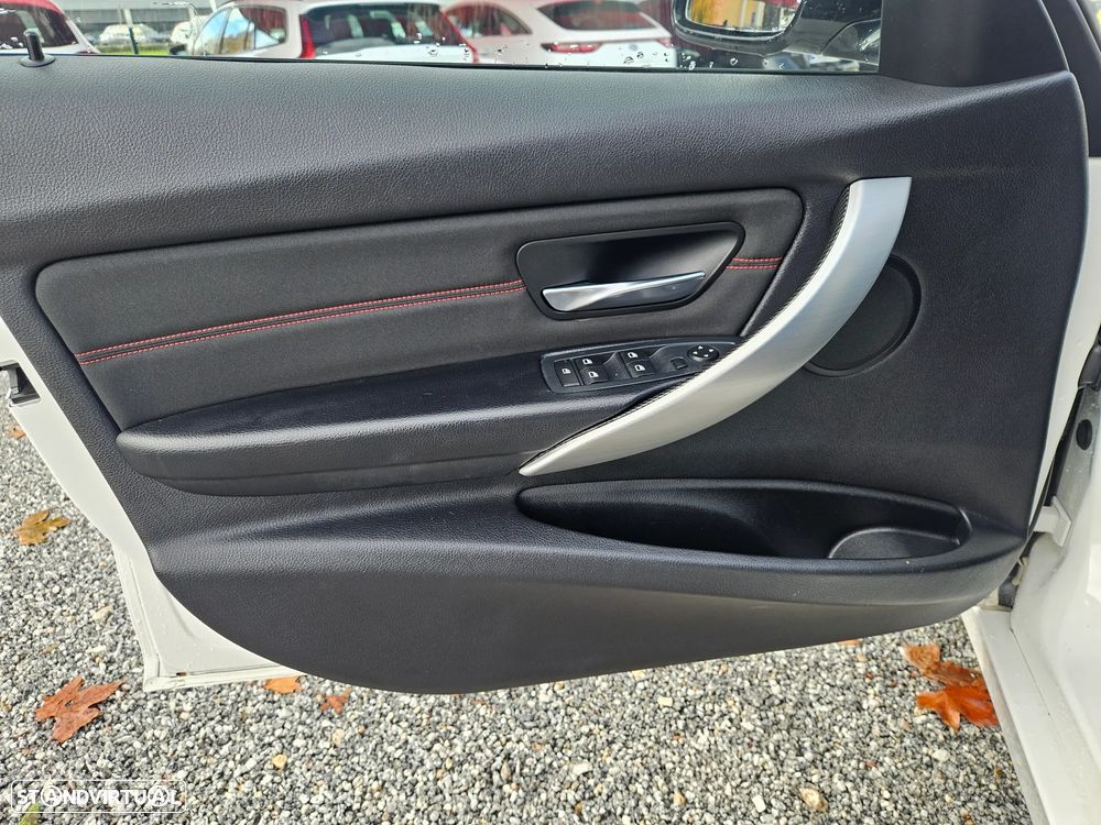 BMW 320 d Line Sport - 21