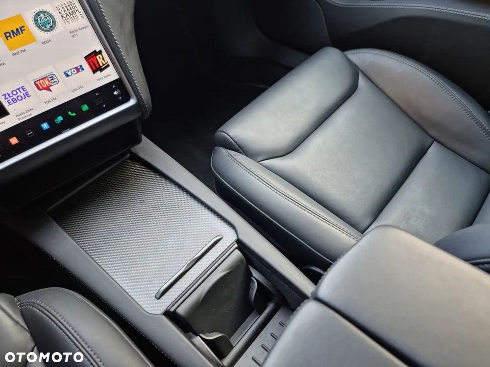 Tesla Model S - 18