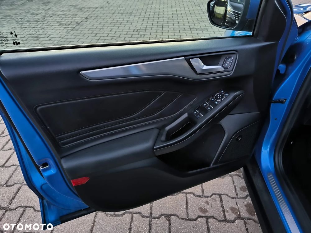 Ford Focus 1.5 EcoBlue Start-Stopp-System TITANIUM DESIGN - 35