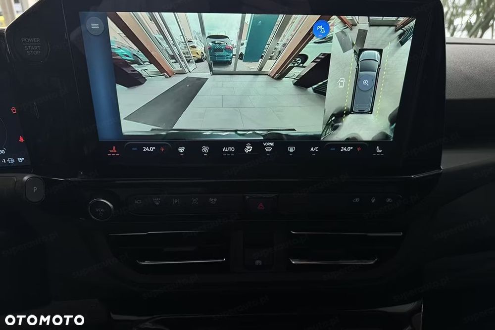 Ford Tourneo Custom - 14