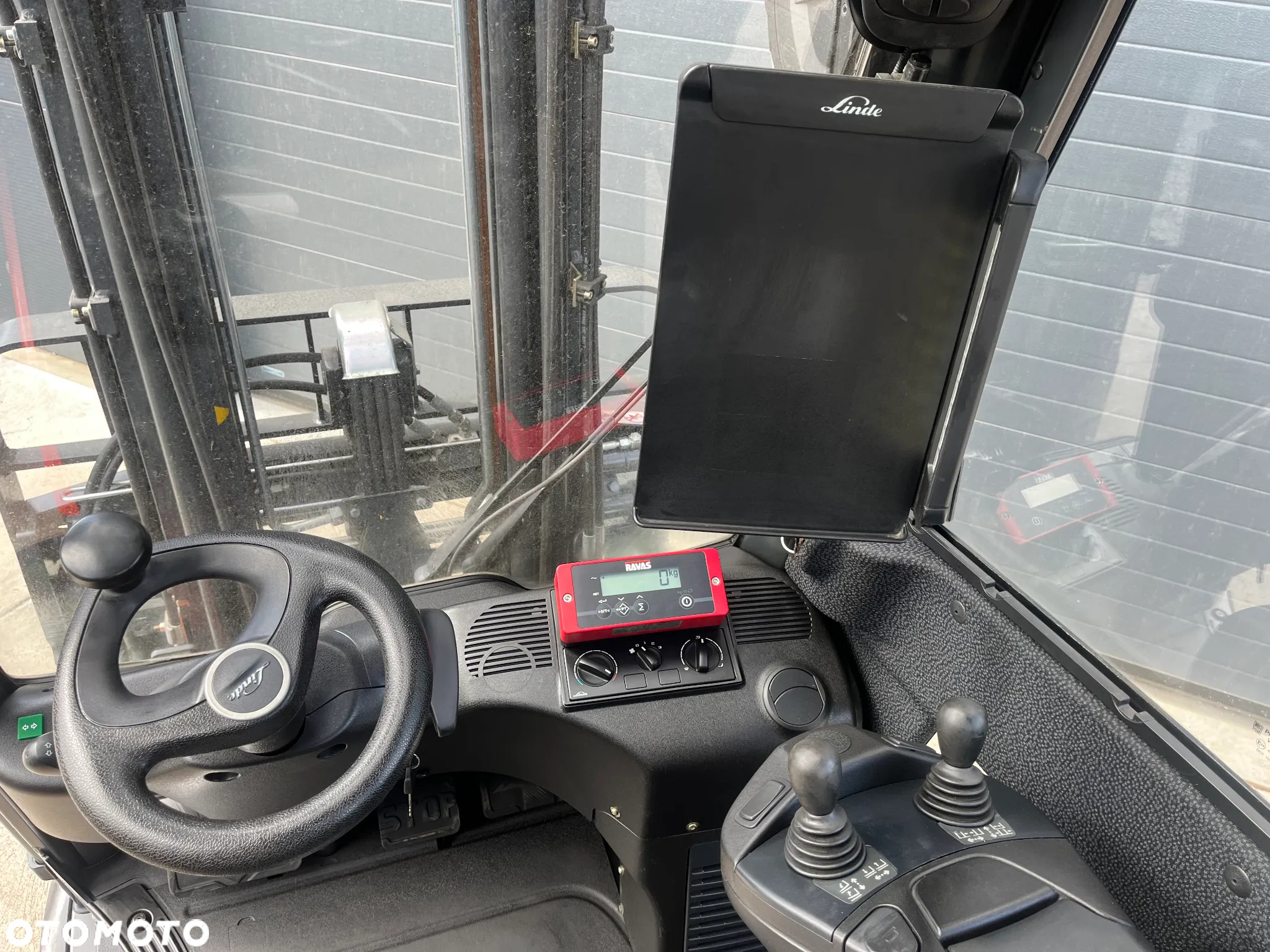 Linde H18T 391 Gaz LPG TRIPLEX Pełna kabina WAGA Pozycjoner Przesuw Oświetlenie drogowe - 19