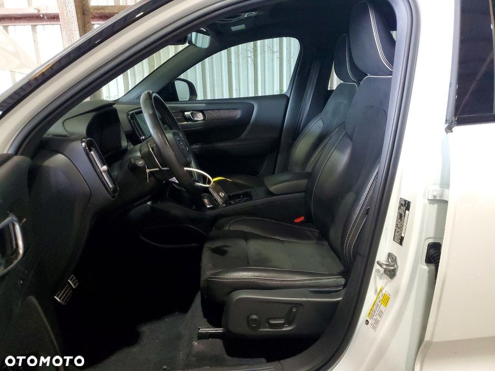 Volvo XC 40 T5 AWD R-Design - 8