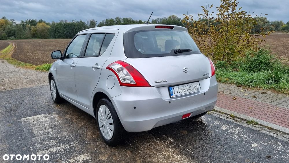 Suzuki Swift 1.2 Club - 4