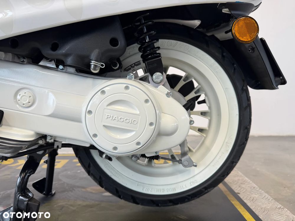 Piaggio Vespa - 26