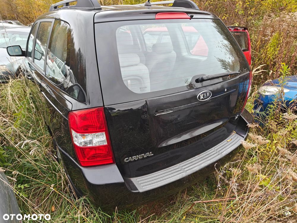 Kia Carnival - 3