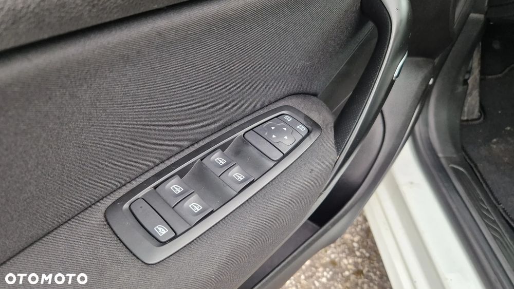 Renault Megane BLUE dCi 115 EDC LIMITED - 10