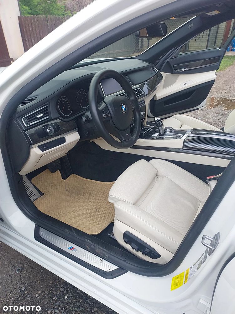 BMW Seria 7 740i - 9