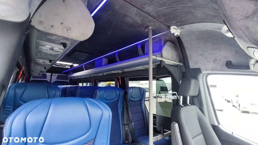 Mercedes-Benz Sprinter - 14