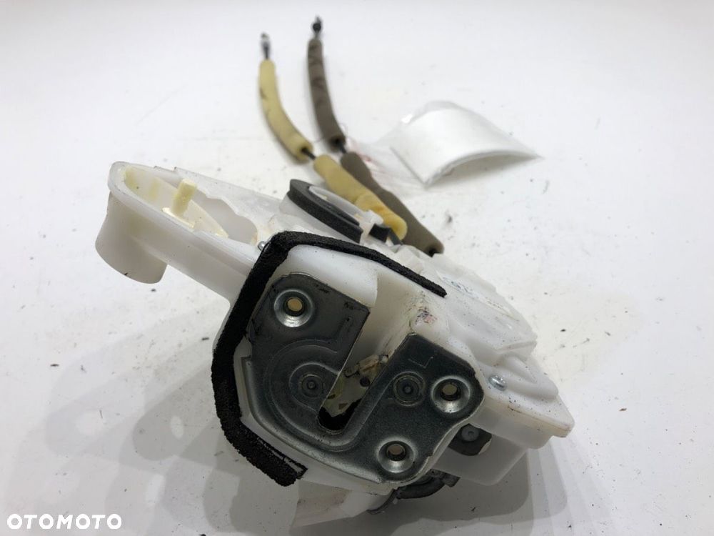 ZAMEK DRZWI LEWY PRZÓD  MAZDA 2 (DL, DJ) 2014 - 2022 1.5 SKYACTIV-G 66 kW [90 KM] benzyna 2014 - - 1