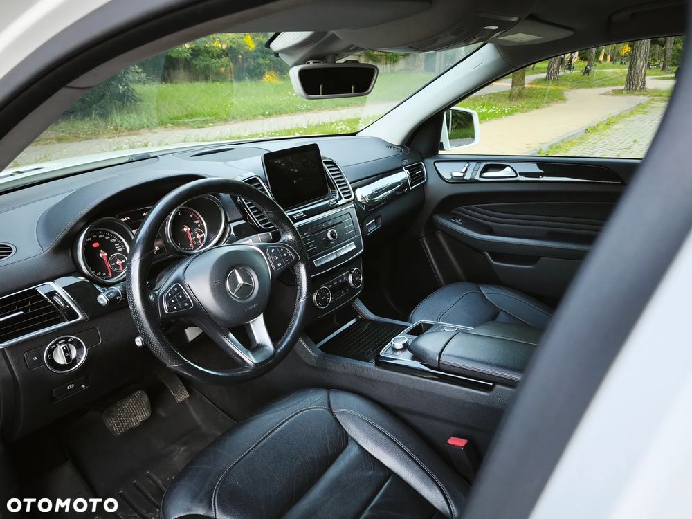 Mercedes-Benz GLE 350 d 4Matic 9G-TRONIC AMG Line - 17