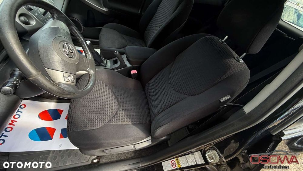 Toyota RAV4 - 28